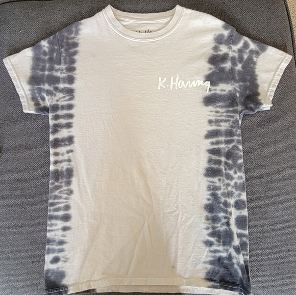 Keith Haring acid wash 'RESIST' tee t-shirt unisex size S graffiti streetwear - Picture 2 of 3